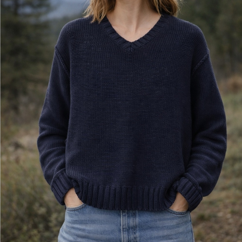 GAP Navy V-Neck Knit Sweater